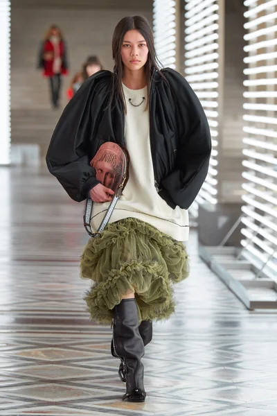 Look 9